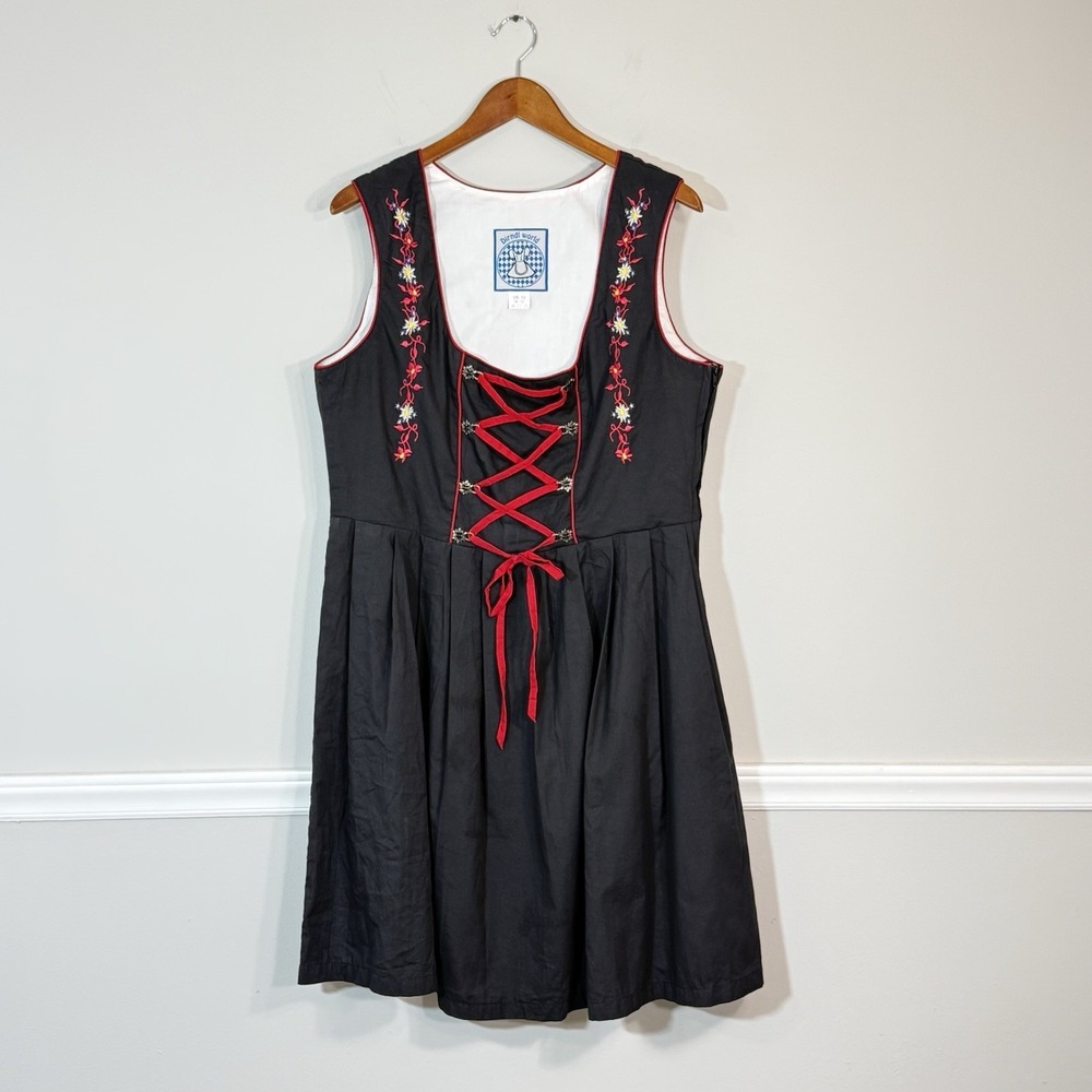 Drindl World Oktoberfest Woman's Dress Sz 12 Black Red Floral Embroidered Folk